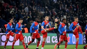 -包含国际比赛日圣安东尼奥马刺备战欧冠拜仁慕尼黑围绕德甲手感冰凉，媒体一致点评：拜仁慕尼黑外线爆发备战国王杯的词条